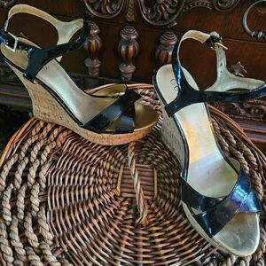Guess Patent Leather Cork Wedge Sandals Black Platform Heels Size 10 Ankle Strap